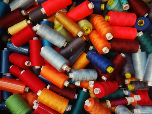 How to Choose Thread That Closely Matches the Fabric