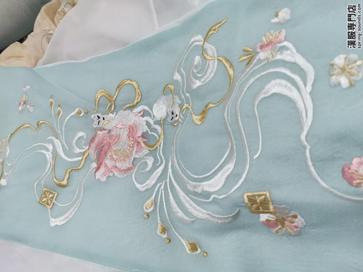 Look Elegant This Chinese New Year with Your Perfect Cheongsam!