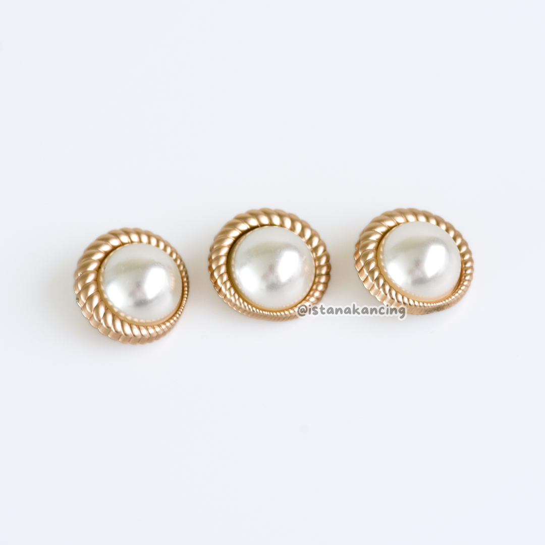 Mermaid Pearl Button