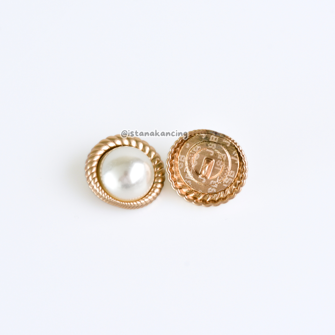 Mermaid Pearl Button