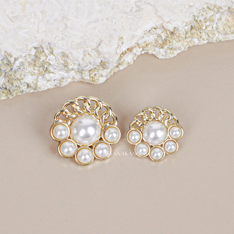 Giselle Pearl Button