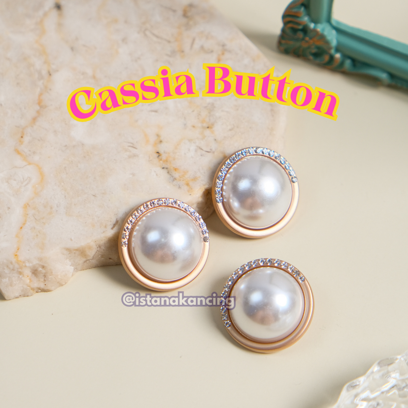 Cassia Pearl Button