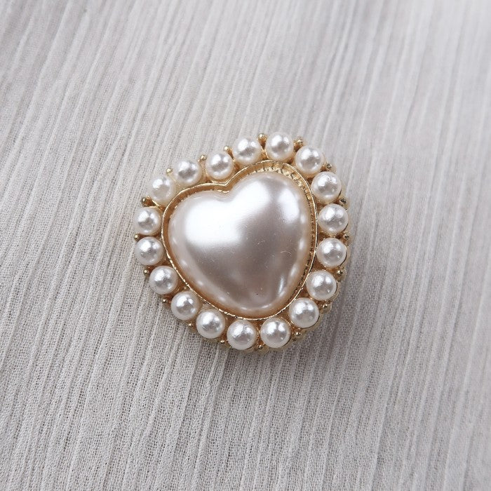 Giana Heart Pearl Button