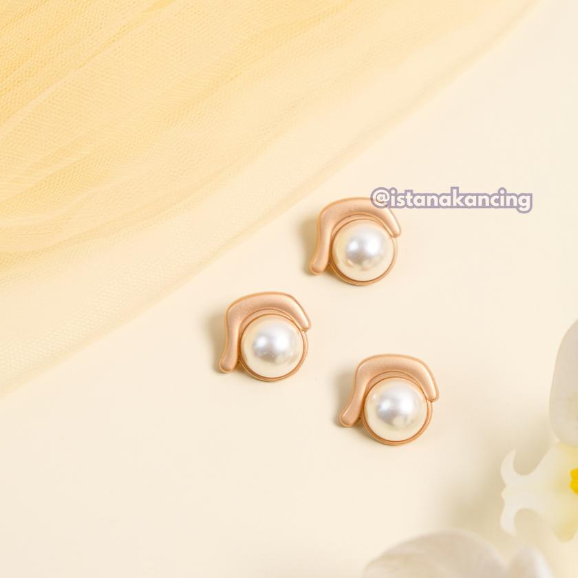Assymetrical Pearl Button