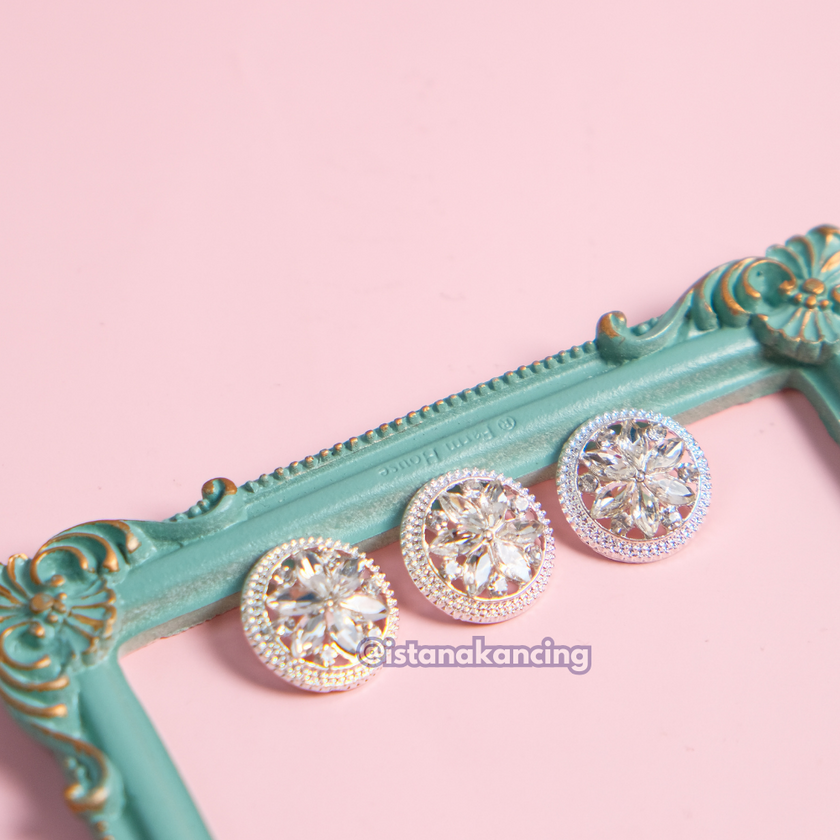 Bali Kancing Kristal 18mm & 25mm