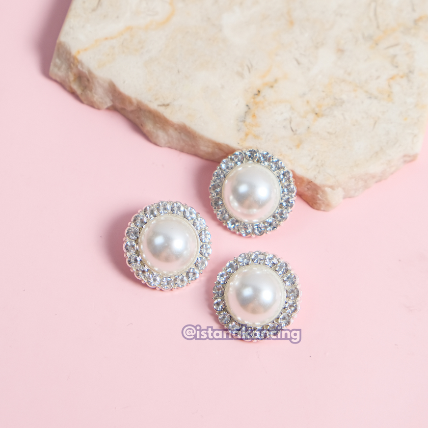 Christine Pearl Button