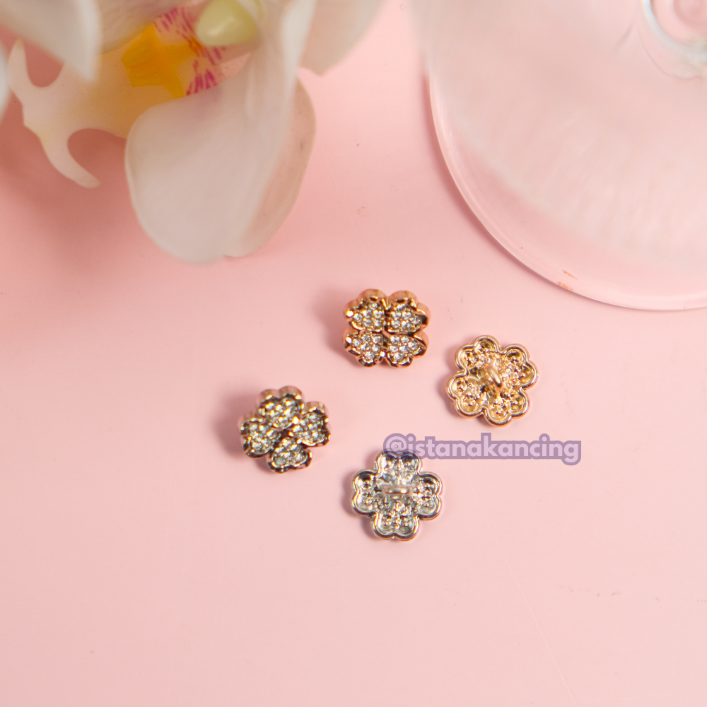 Clover Button
