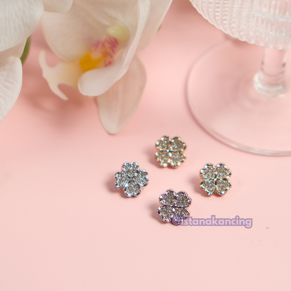 Clover Button