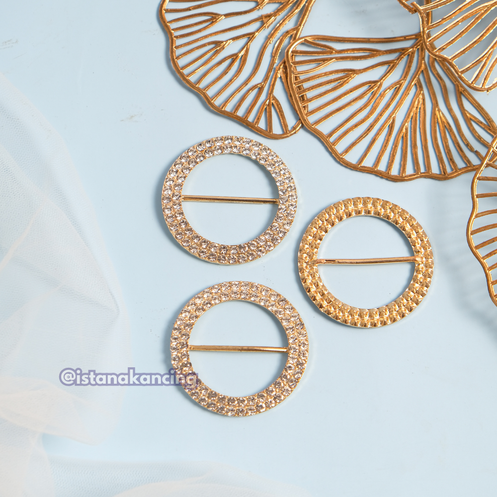 Cora Round Buckle