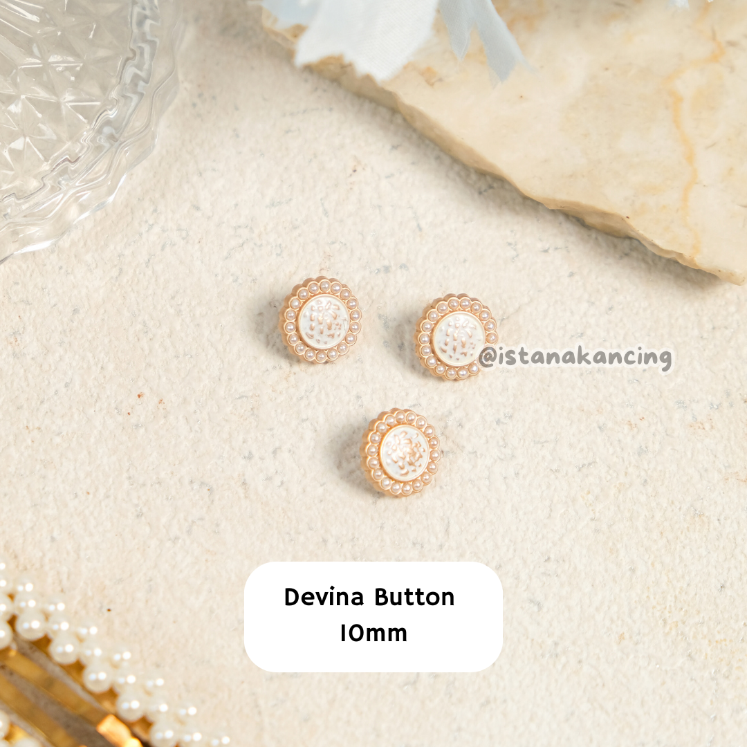 Devina Button