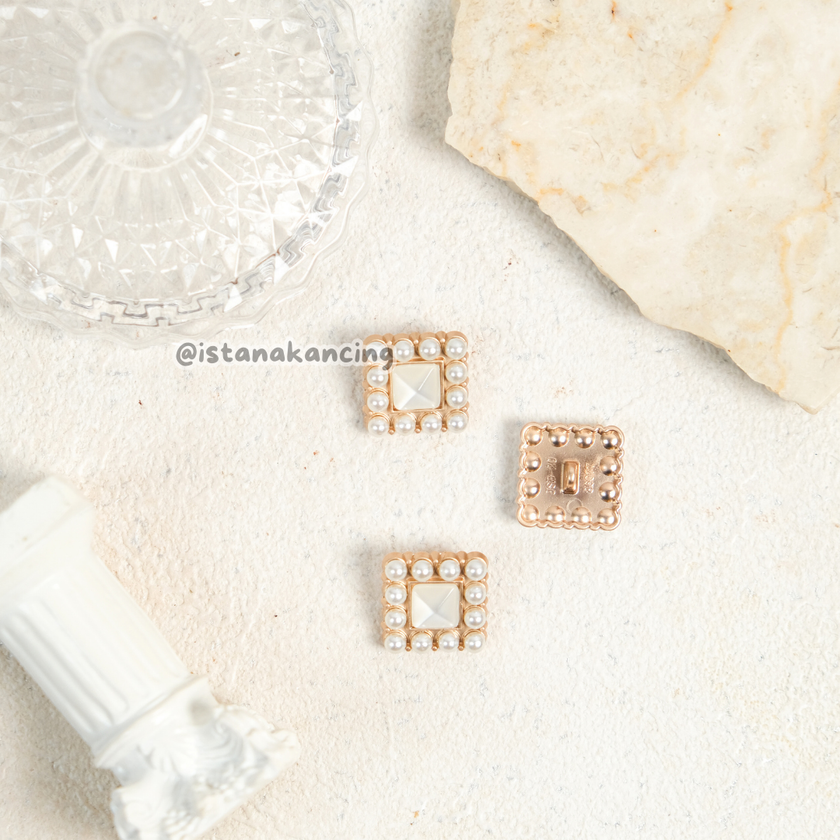 Tombol Mutiara Persegi Emma