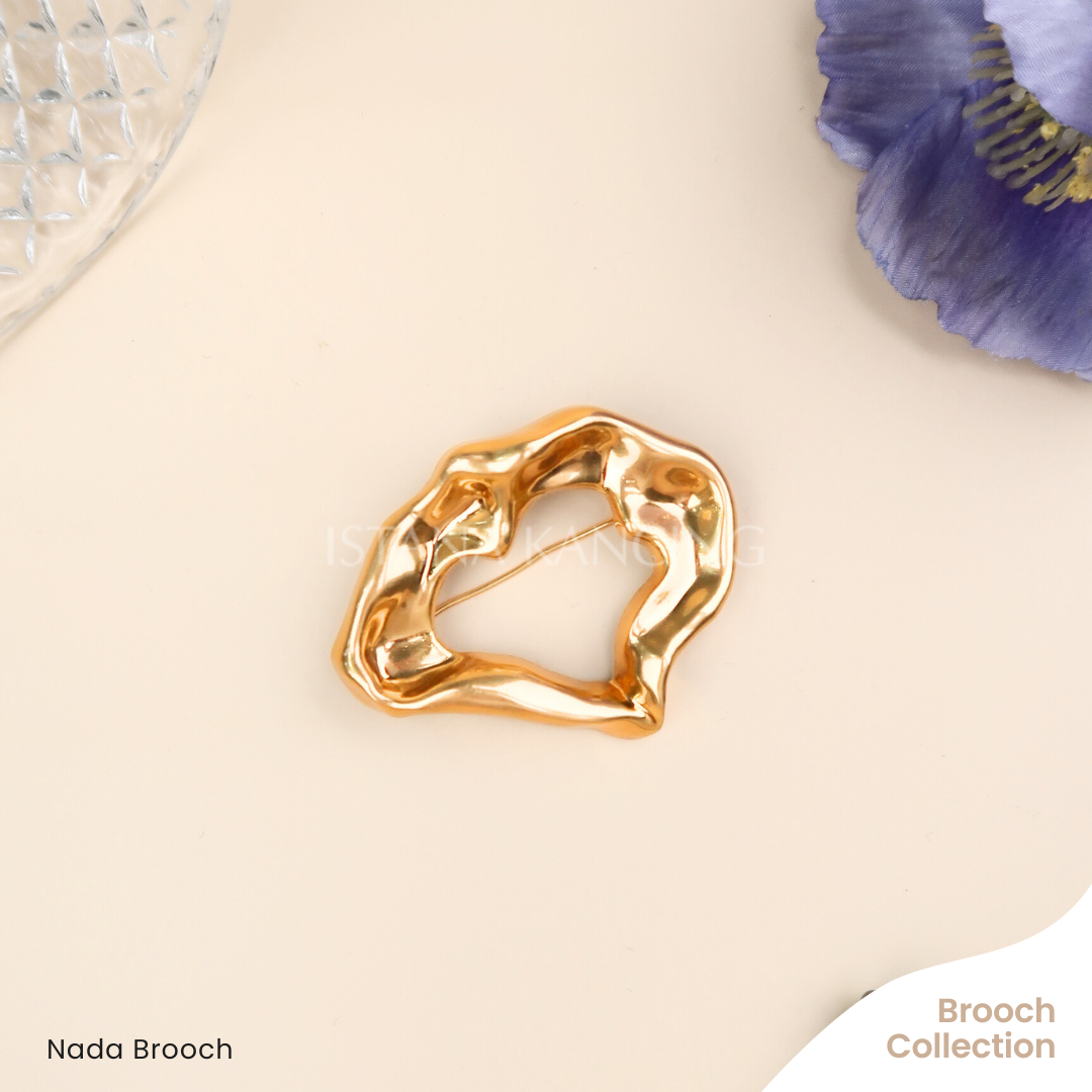 Brooch Nada