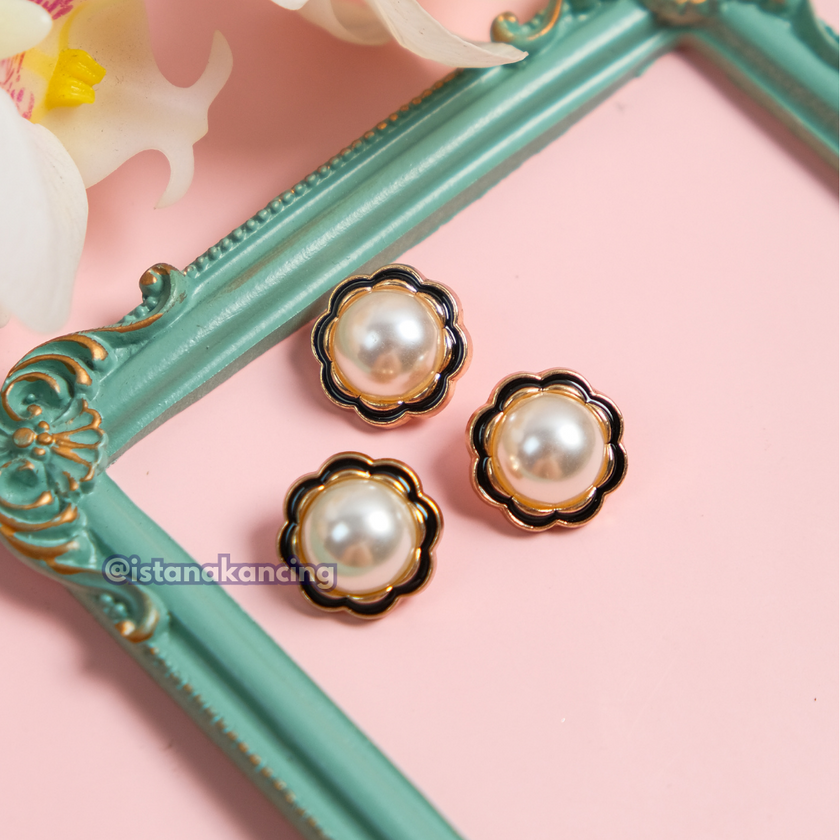 Jennie Pearl Button Hitam & Putih 18mm