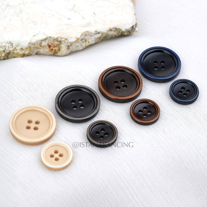 Leonard Button 4 Lubang