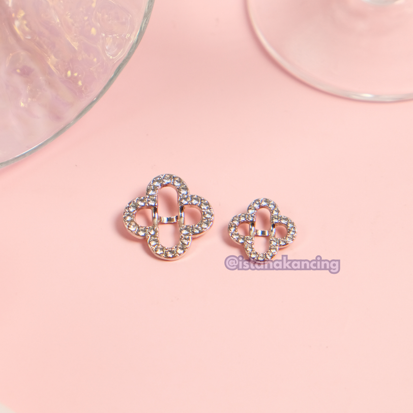 Louis Diamond Button