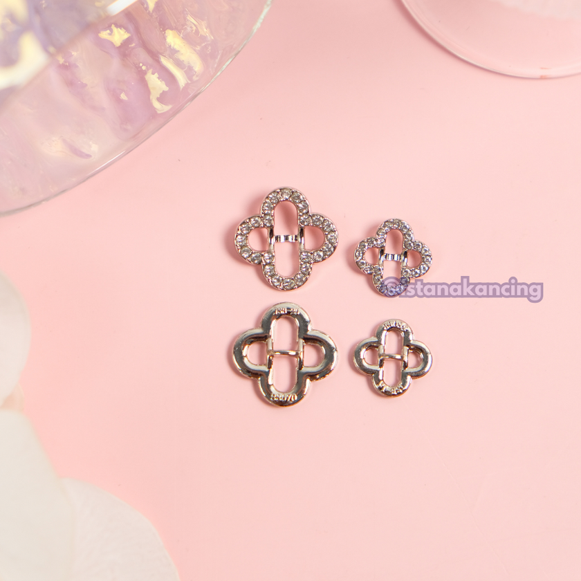 Louis Diamond Button