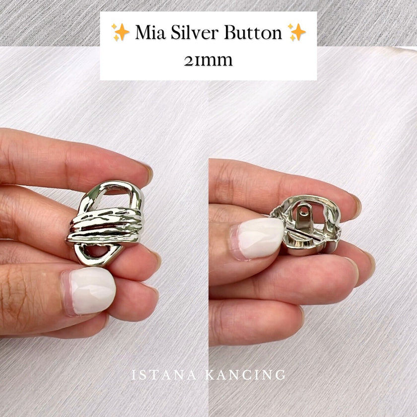 Mia Button