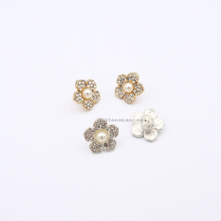 Saffron Flower Button