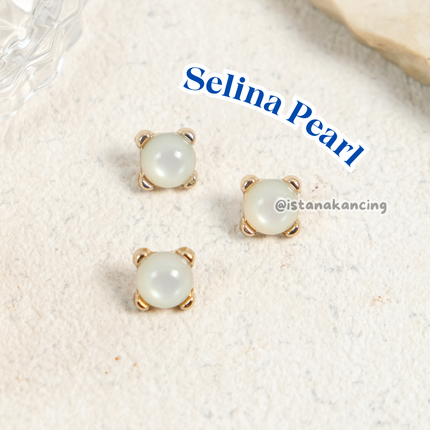 Selina Pearl Button