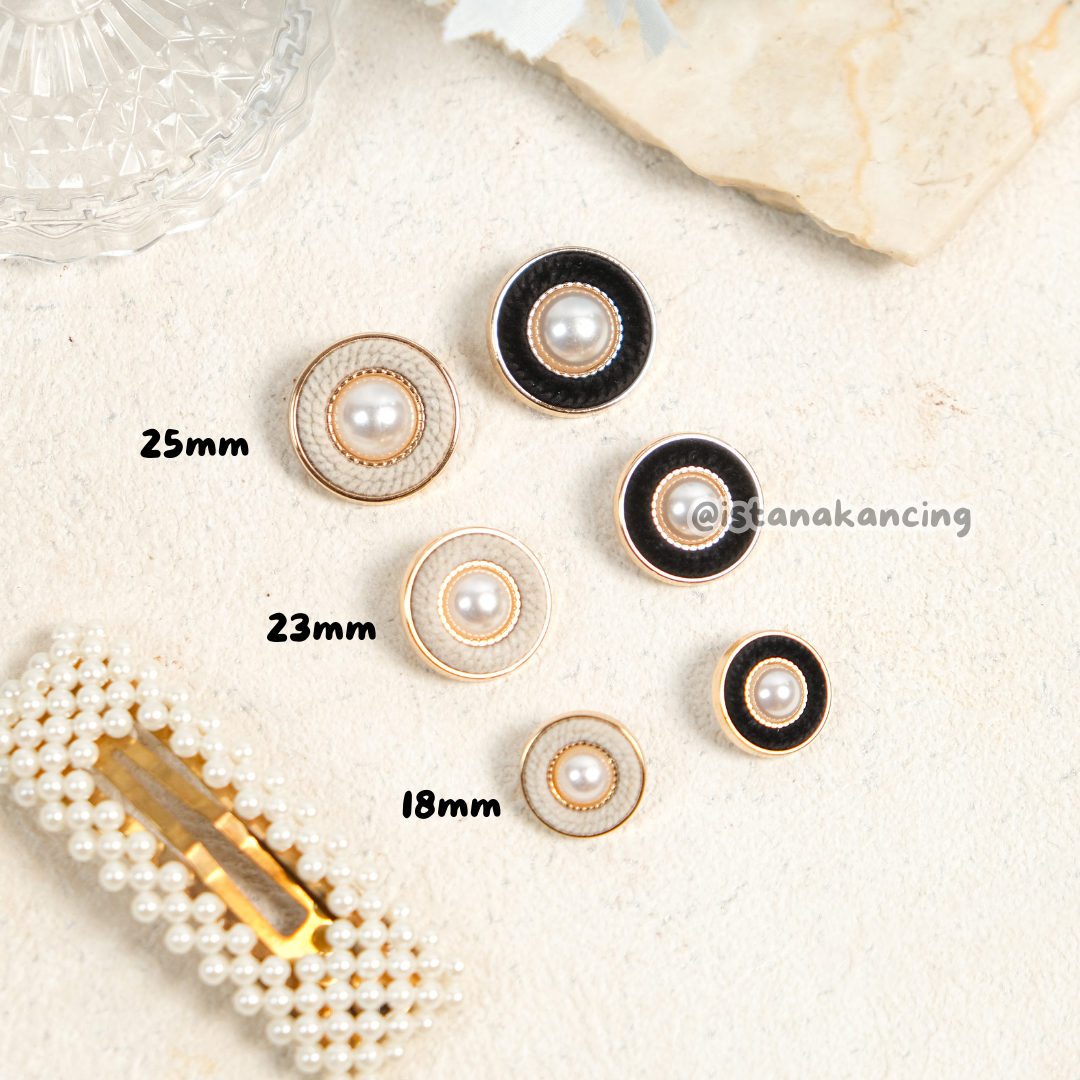 Sienna Pearl Button