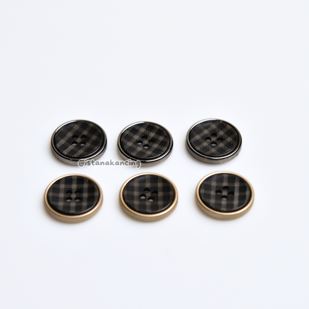 Tartan Button