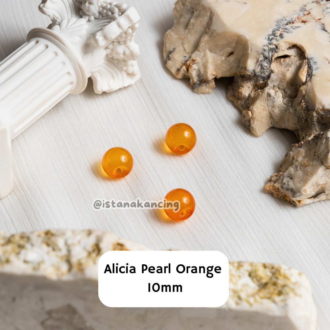 Alicia Pearl