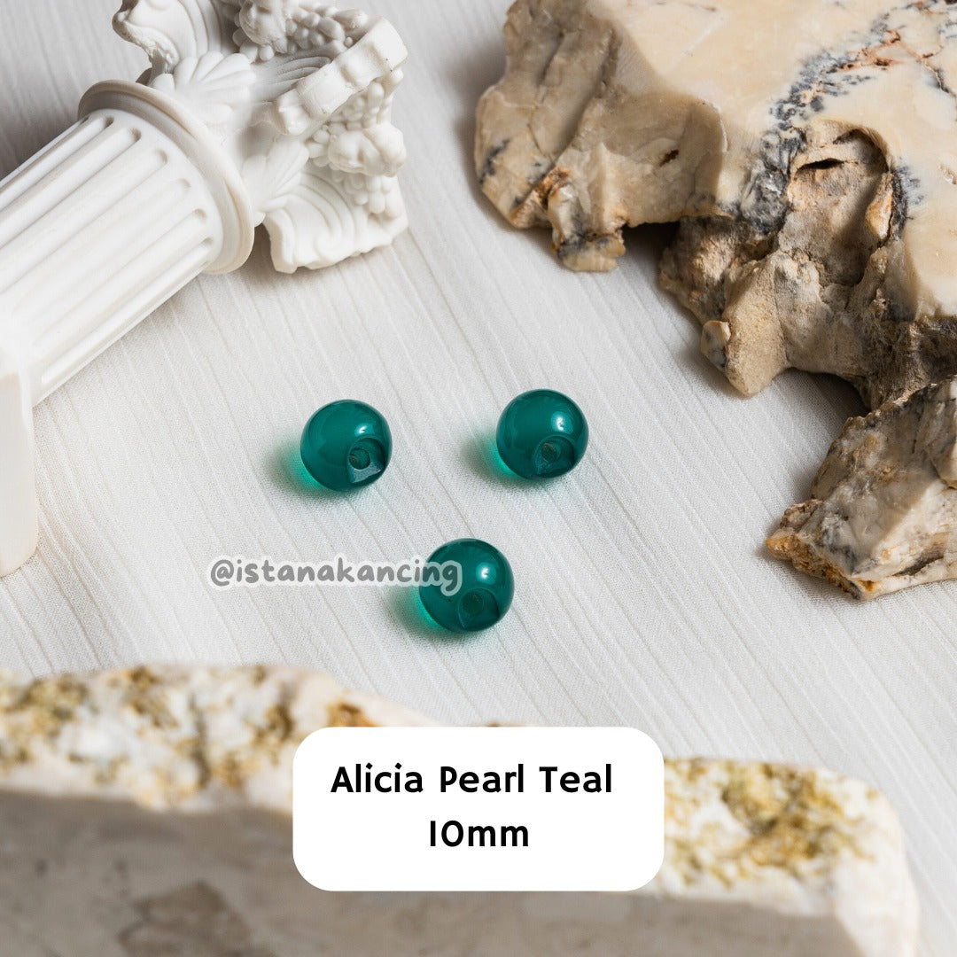 Alicia Pearl