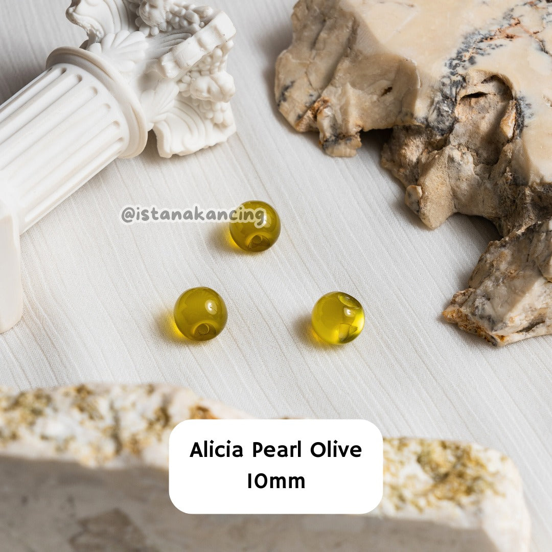 Alicia Pearl