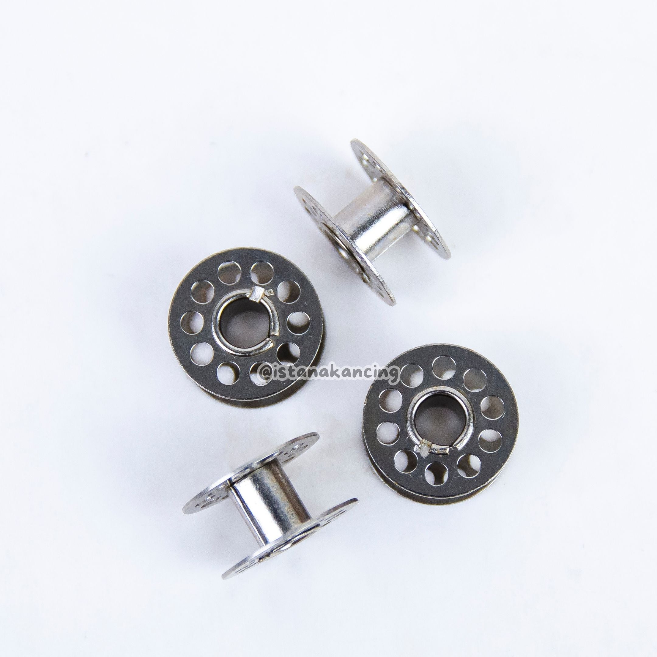 Spool Bobbin Mesin Jahit Butterfly / Tradisional / Hitam Untuk kebutuhan Rumah tangga | Istanakancing