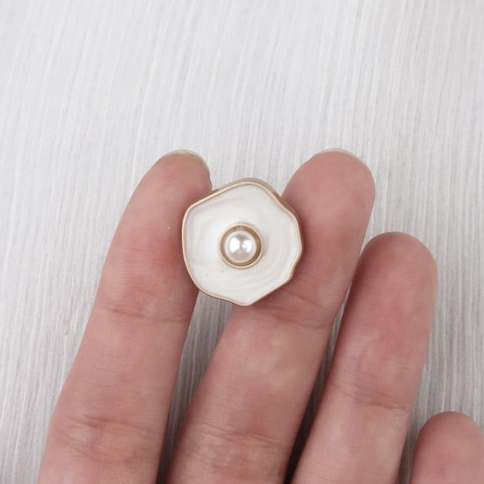 Venus Marble Button