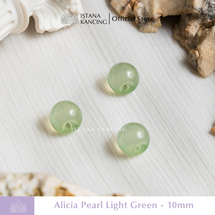 Alicia Pearl Button