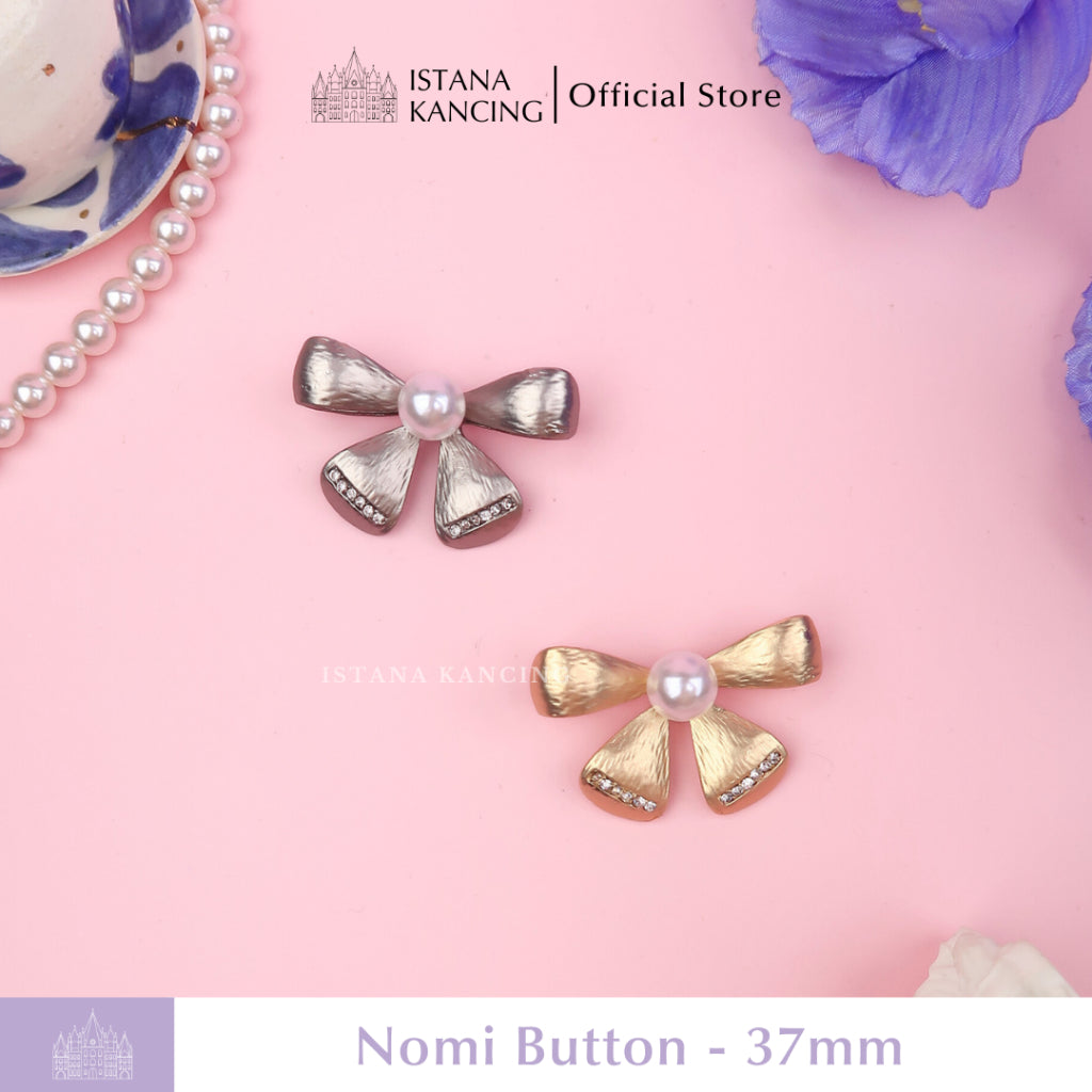 Nomi Pearl Button