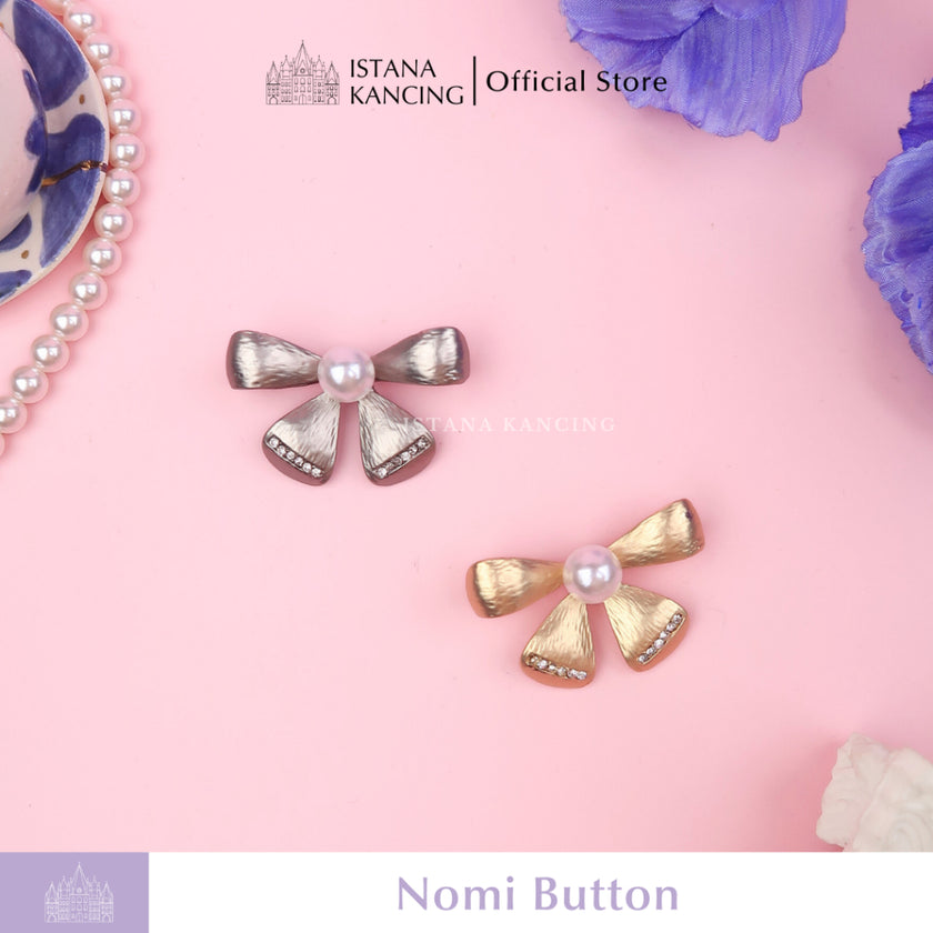 Nomi Pearl Button