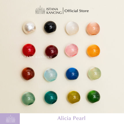 Alicia Pearl Button