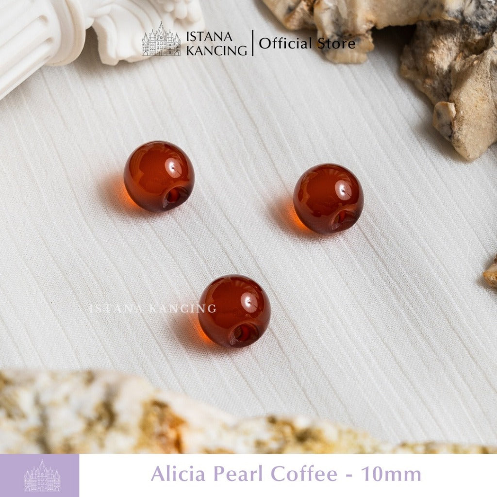 Alicia Pearl Button