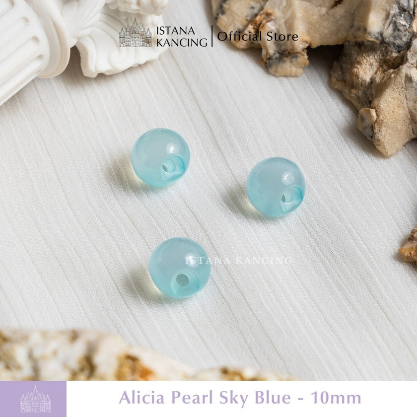 Alicia Pearl Button