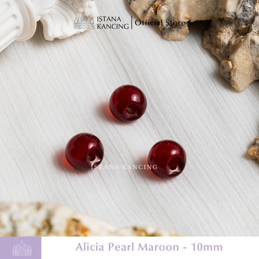 Alicia Pearl Button