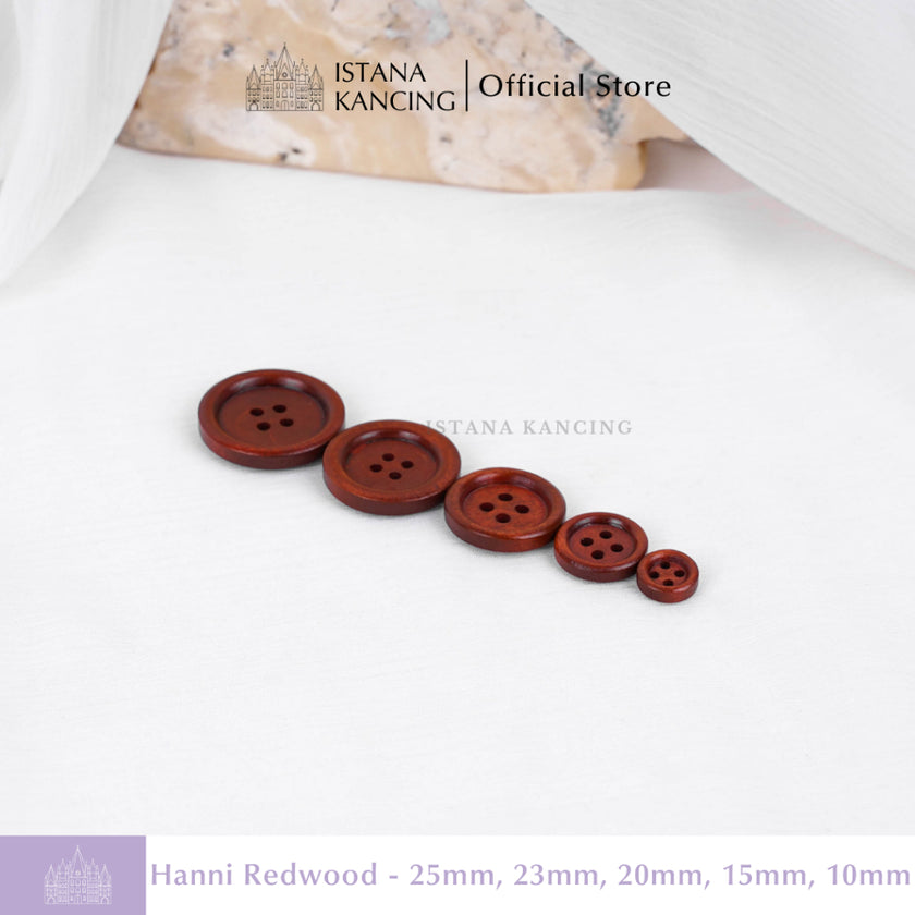 Hanni Button 4 Holes