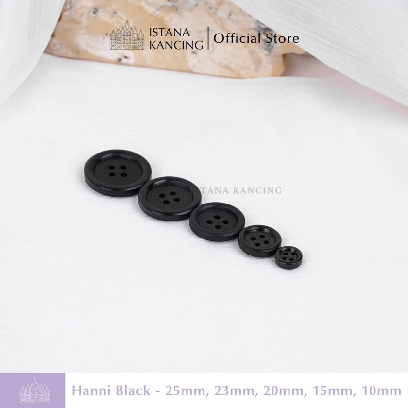 Hanni Button 4 Holes