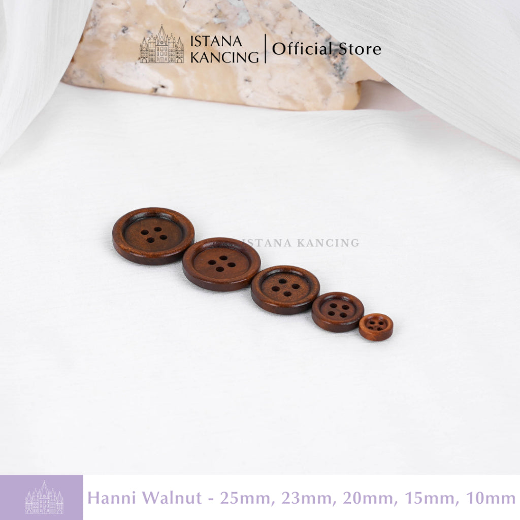 Hanni Button 4 Holes