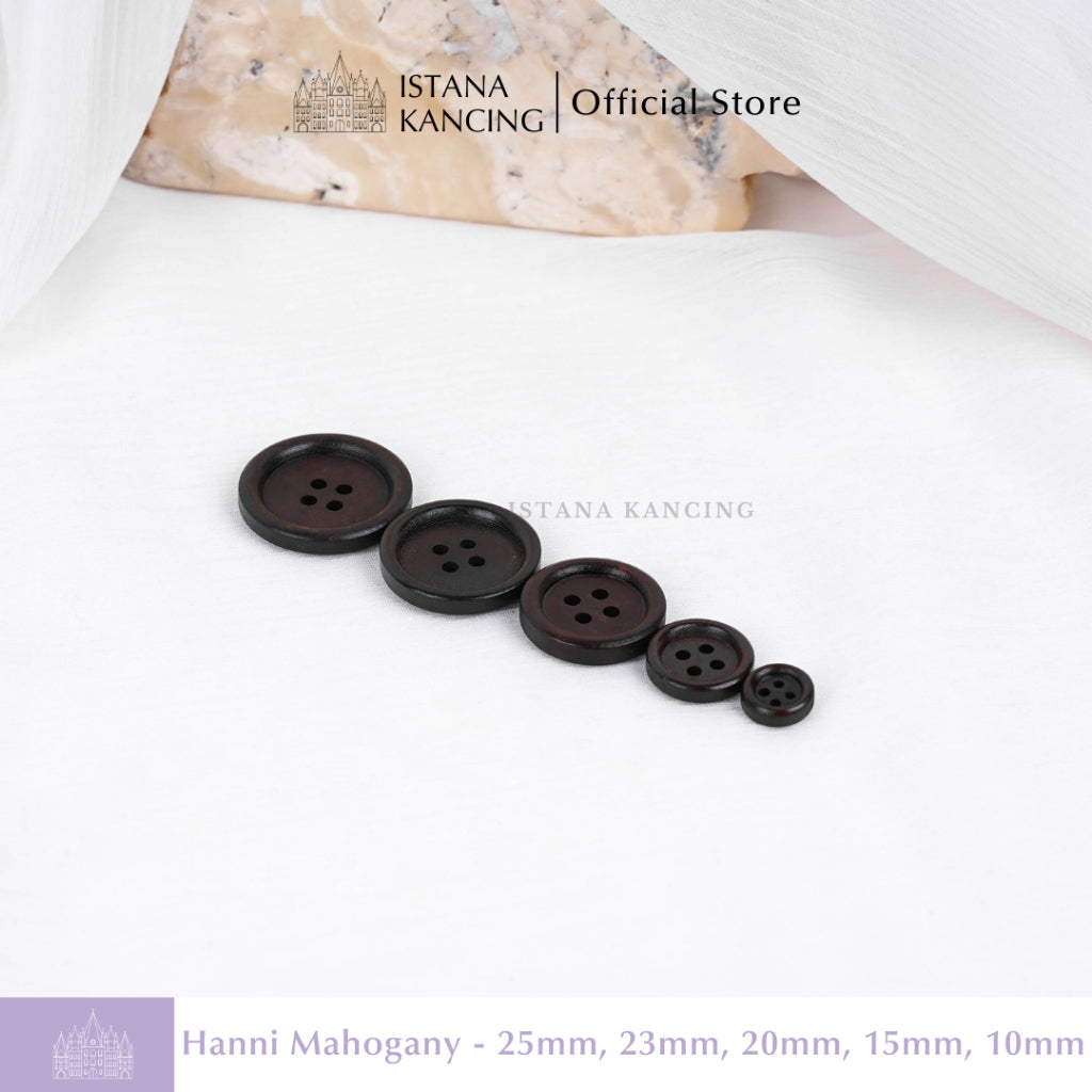 Hanni Button 4 Holes