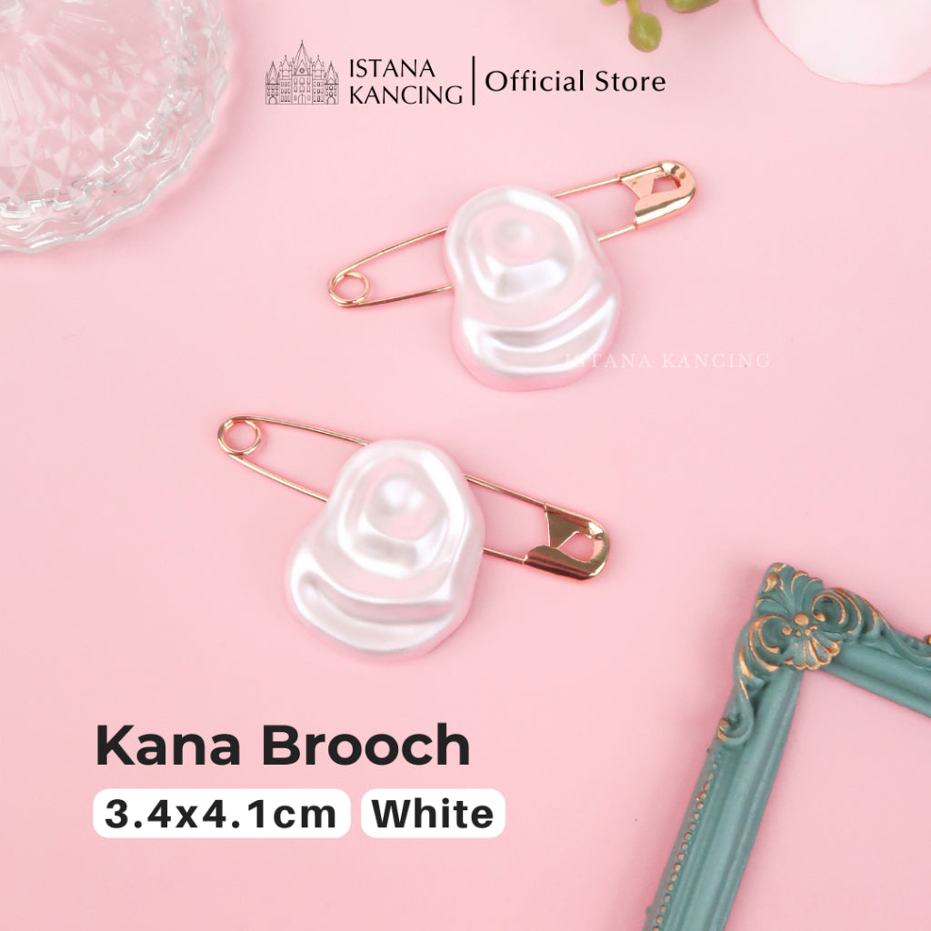 Kana Brooch