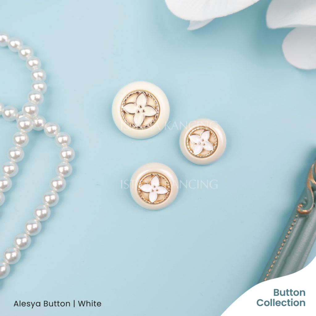 Alesya Button