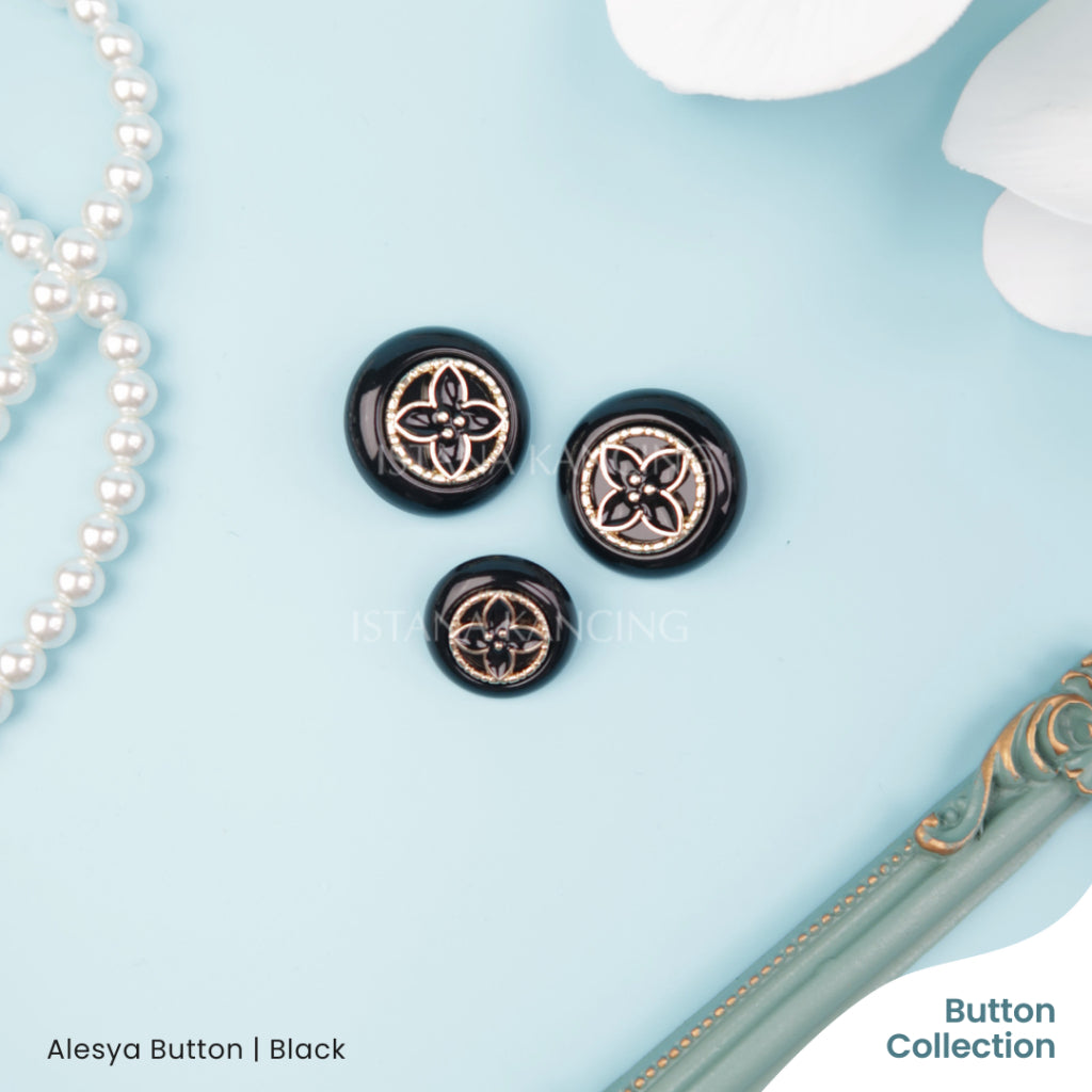Alesya Button