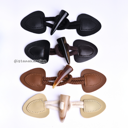 Kancing Coat Toggle