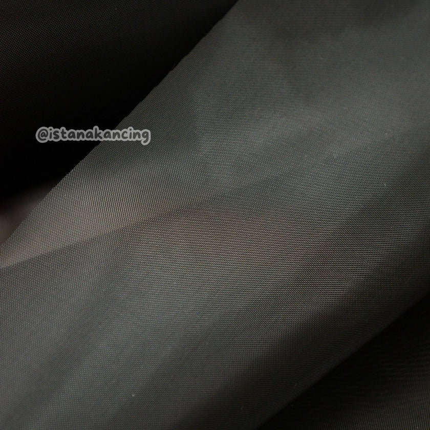 Kain Krinolin Keras Kaku