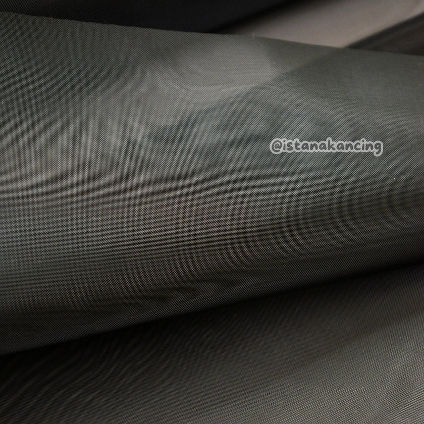 Kain Krinolin Keras Kaku