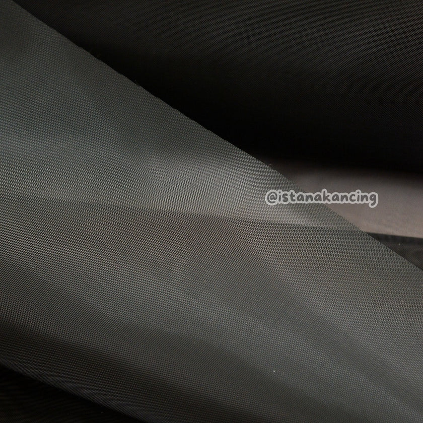 Kain Krinolin Keras Kaku