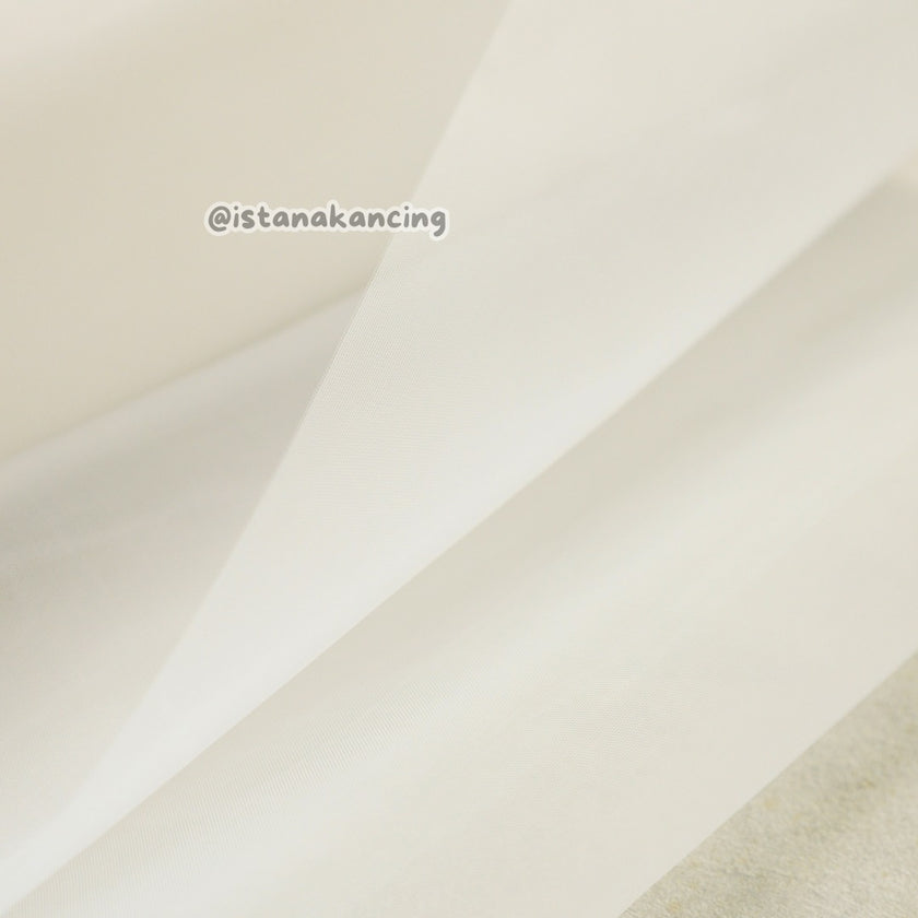 Kain Krinolin Keras Kaku