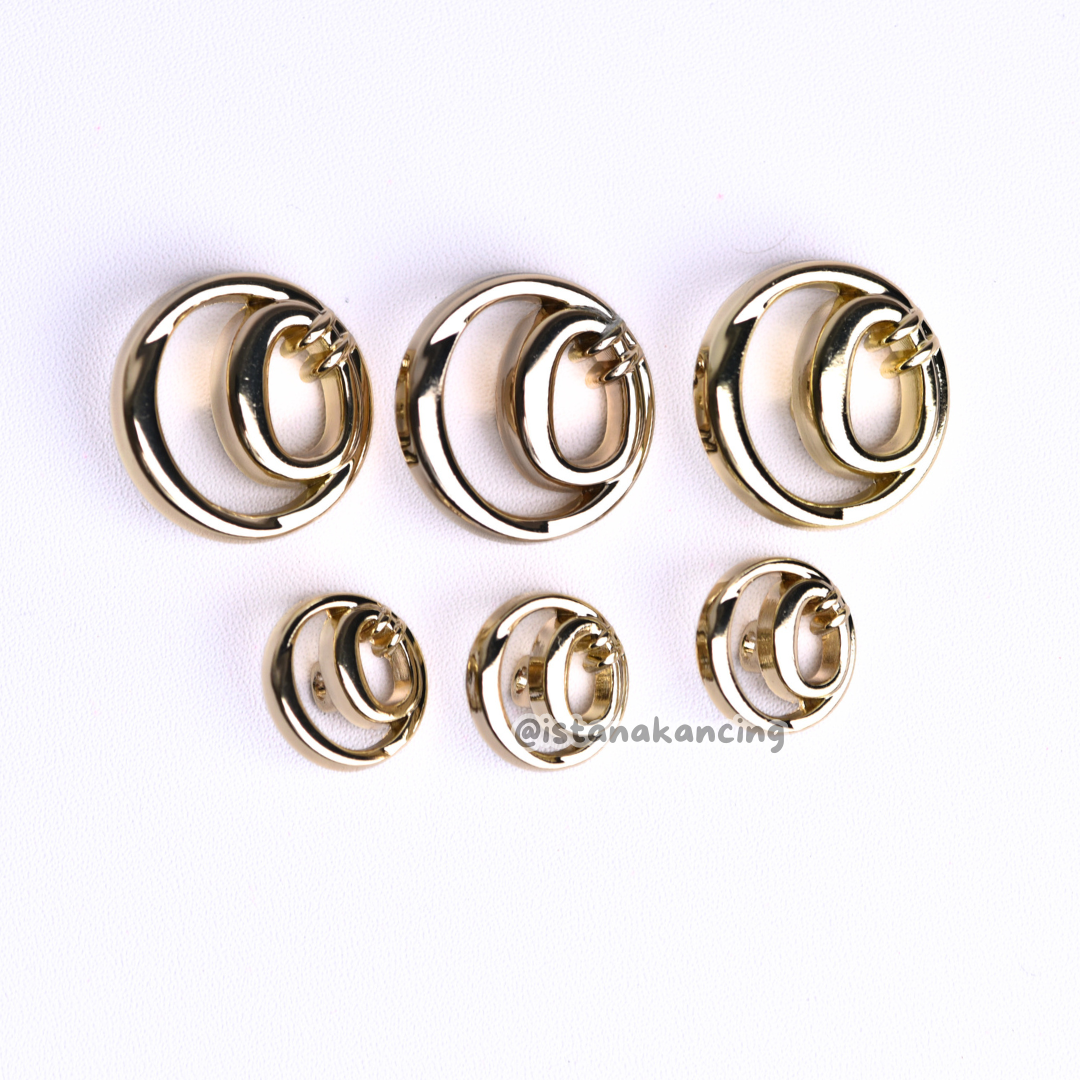 Zuri Button